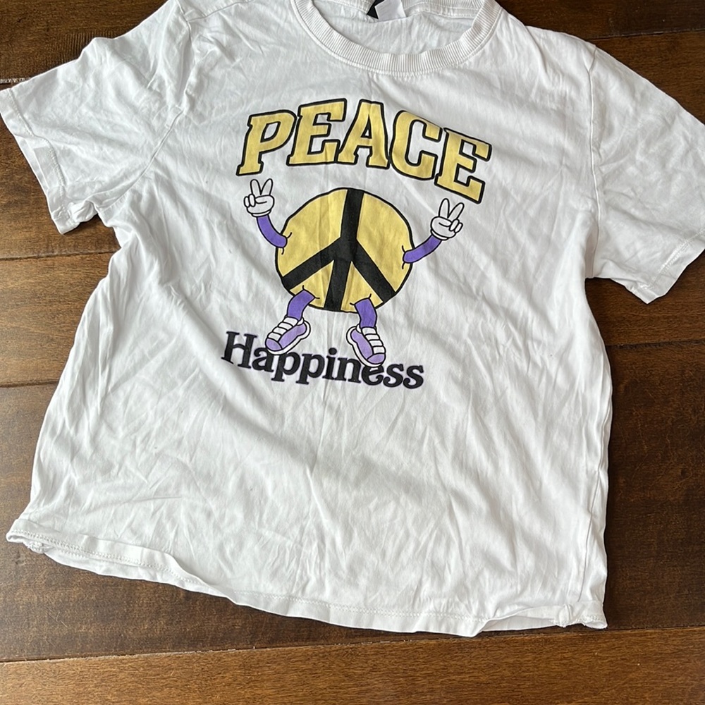 ☮️ Peace & Happiness Graphic Tee